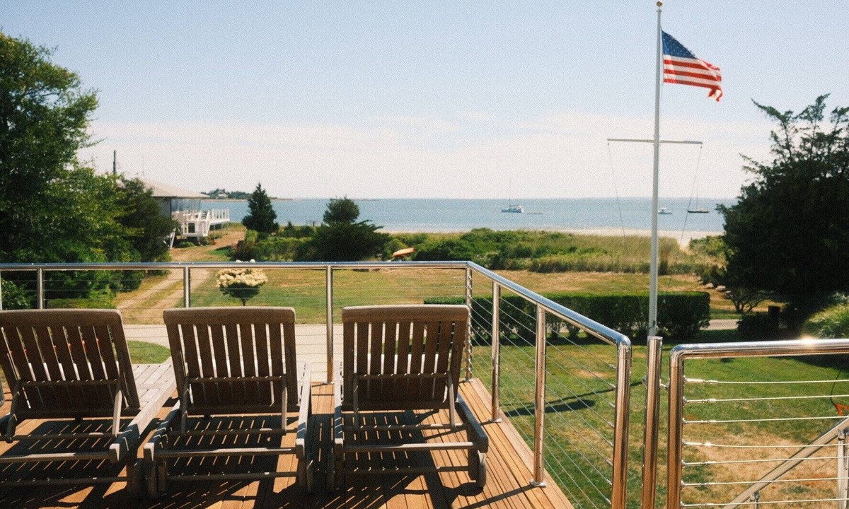 South Dartmouth House | Luxury waterfront 5-bedroom house with private beach access