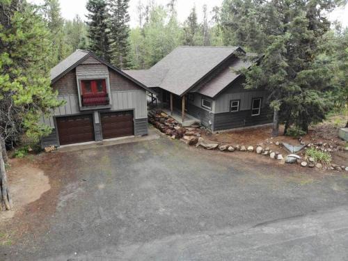 McCall House | Magic McCall Cabin and Studio for Larger Groups wi