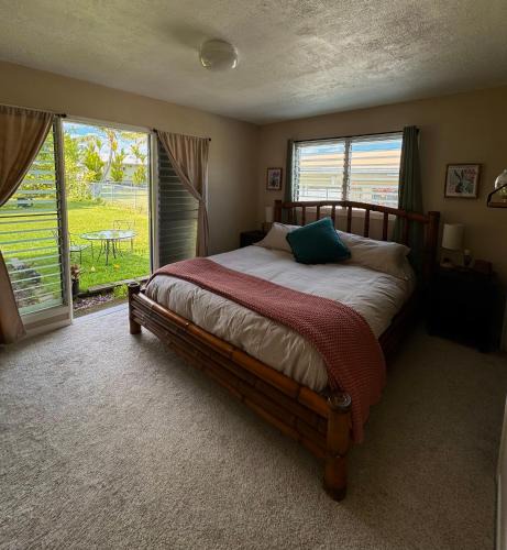 Hilo House | Master Suite with Private Bath 15 min drive to beach