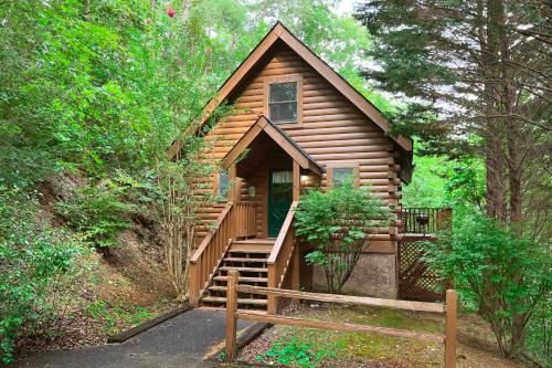 Sevierville Ski Chalet | Misbeehavin'