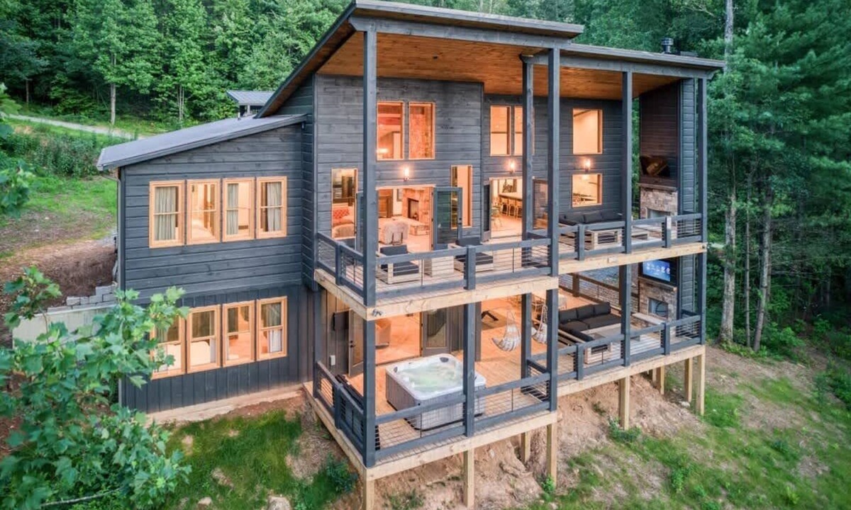 Epworth Cabin | Modern Blue Ridge Cabin Hot Tub & Ping Pong