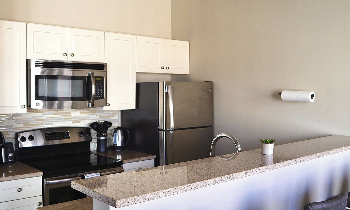 Downtown Baltimore Apartment | Modern & Cozy High Rise - Downtown & Harbor Access
