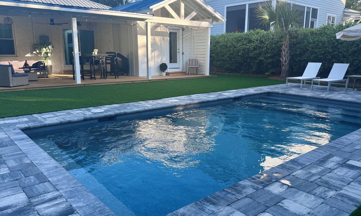 East Beach Cottage | Modern East Beach 3BR/2BA - Pool + Golf Cart