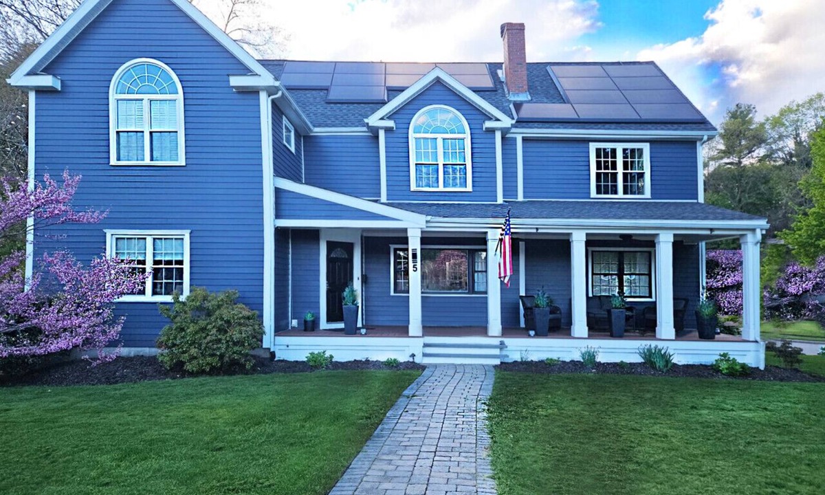 North Waltham House | Modern Luxe Spacious Escape Near Boston Hot Tub