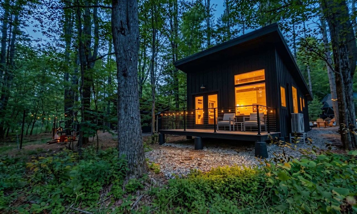 Freeport Cabin | Modern, Luxurious, Cabin in the Woods - 05