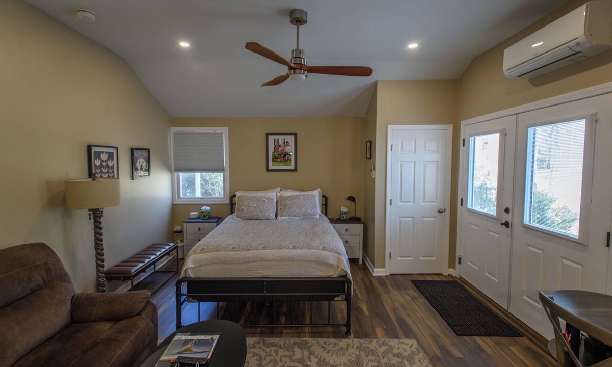 Wakefield-Peacedale Apartment | Modern Studio Apt - 10 min to Narragansett Beach/URI