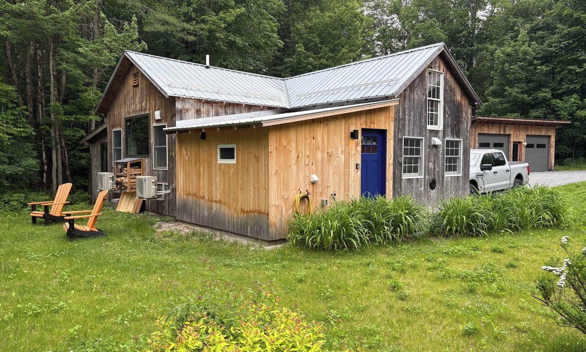Ripton House | Modern Woodland Escape w Wshr dryer and Large Yard