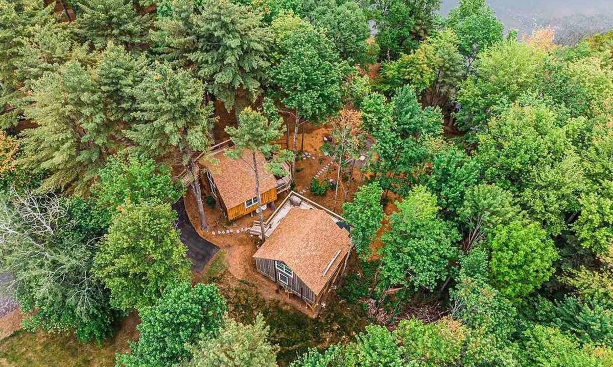 Belgrade House | Moonlight Treehouse-amazing Views Private hot tub