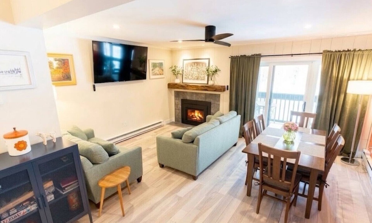 Mendon Condo | Mountain Basecamp Near Killington | Fireplace + Pool Access