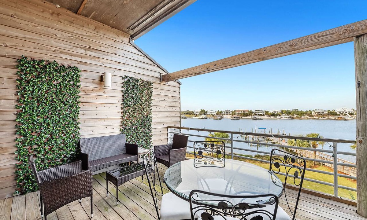 Ono Island Condo | Needle Rush Point E32 | Walk to FloraBama | 2 Pools | Boat Slips | My Beach Getaways