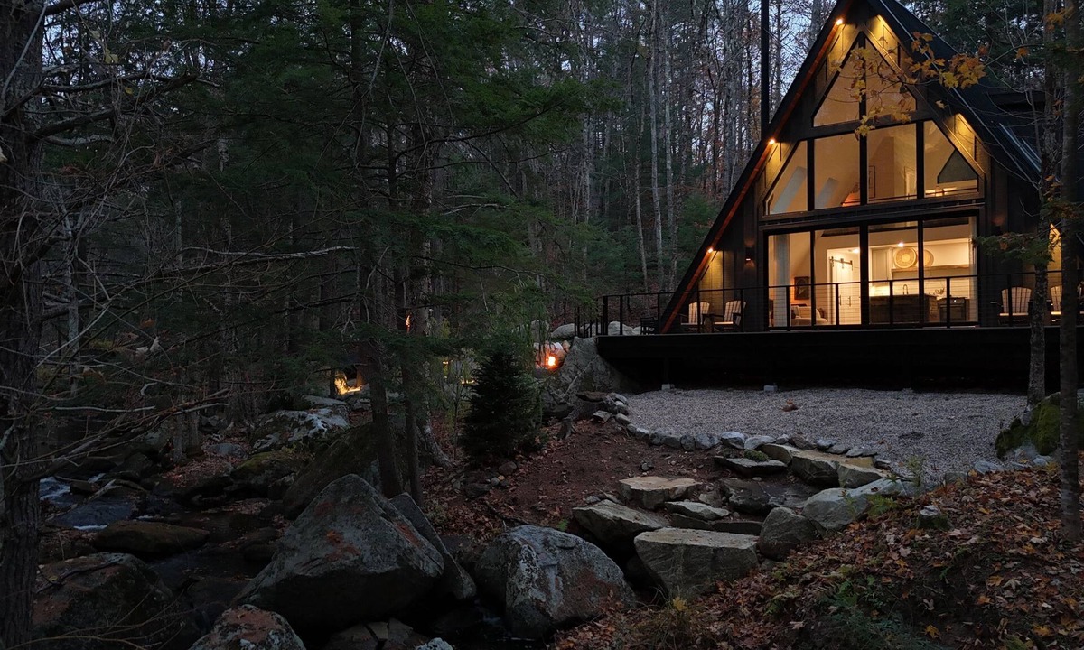 Melvin Village House | New Luxury A-frame Retreat in Lake Winnipesaukee with Sauna