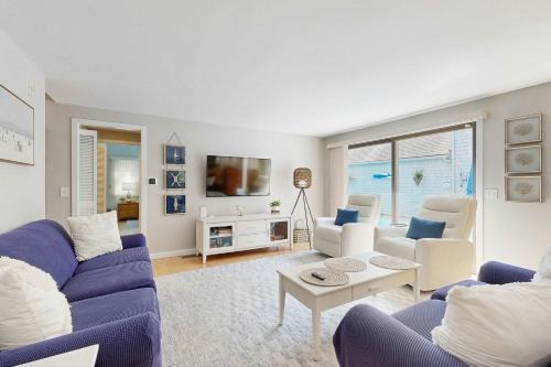 Mews Village House | New Seabury Escape