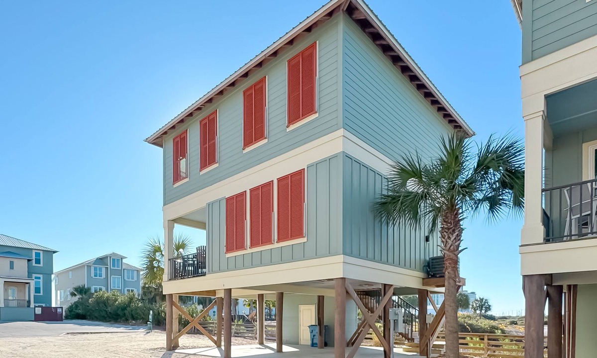 Orange Beach House | Newly Updated Coastal Beachside Bungalow | Orange Beach | Beachfront Pool | Free Parking