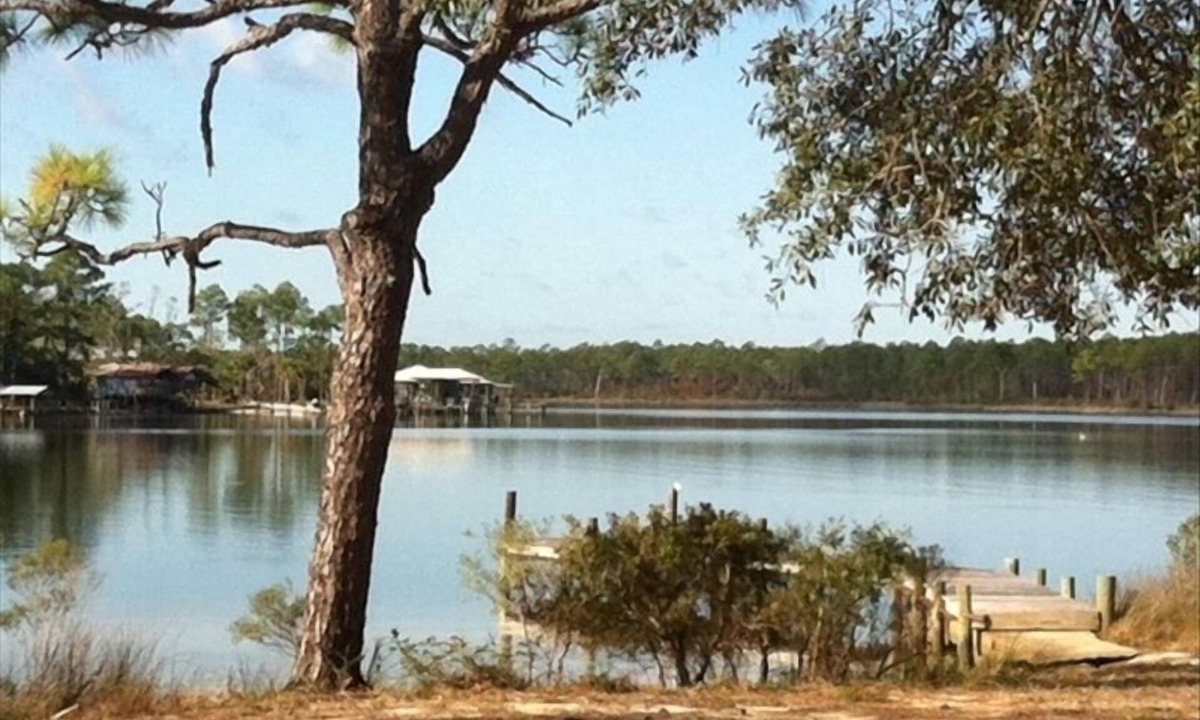 Perdido Beach Cottage | nnCharming Waterfront Retreat on Palmetto Creekn