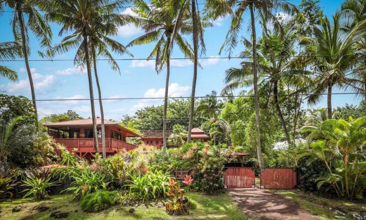 Kehena Beach Estates House | Oceanfront Bali House next to Kehena Black Sand Beach