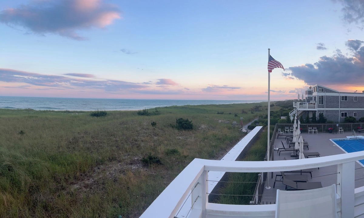 Suffolk County Condo | Oceanfront Oasis with Gorgeous Pool - 3BR Condo on Dune Road, Westhampton Beach