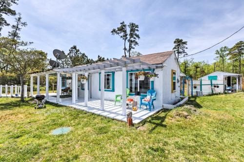 White Stone House | Oceanfront White Stone Cottage w/Private Beach!
