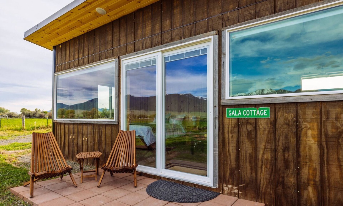Whitehall House | Off-grid tiny home in apple orchard with million-dollar mountain views!