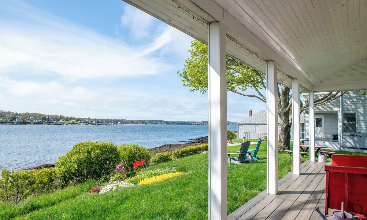 Mid-Coast and Islands Cottage | Ole Greeley Cottage - Classic oceanfront, pet-friendly Bailey Island cottage
