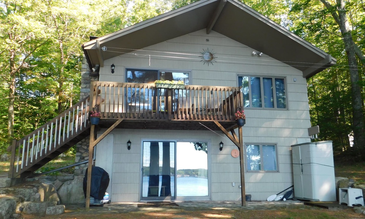 Naples Cottage | Peaceful Long Lake Escape – Dock, Kayaks, & Seasonal Charm