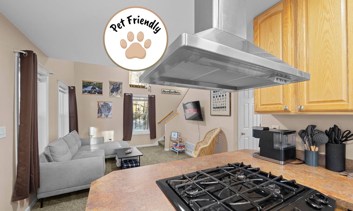 Fishhook Cabin | Pet Friendly Family Cabin Minutes from Hatcher Pass Trails & Skiing.