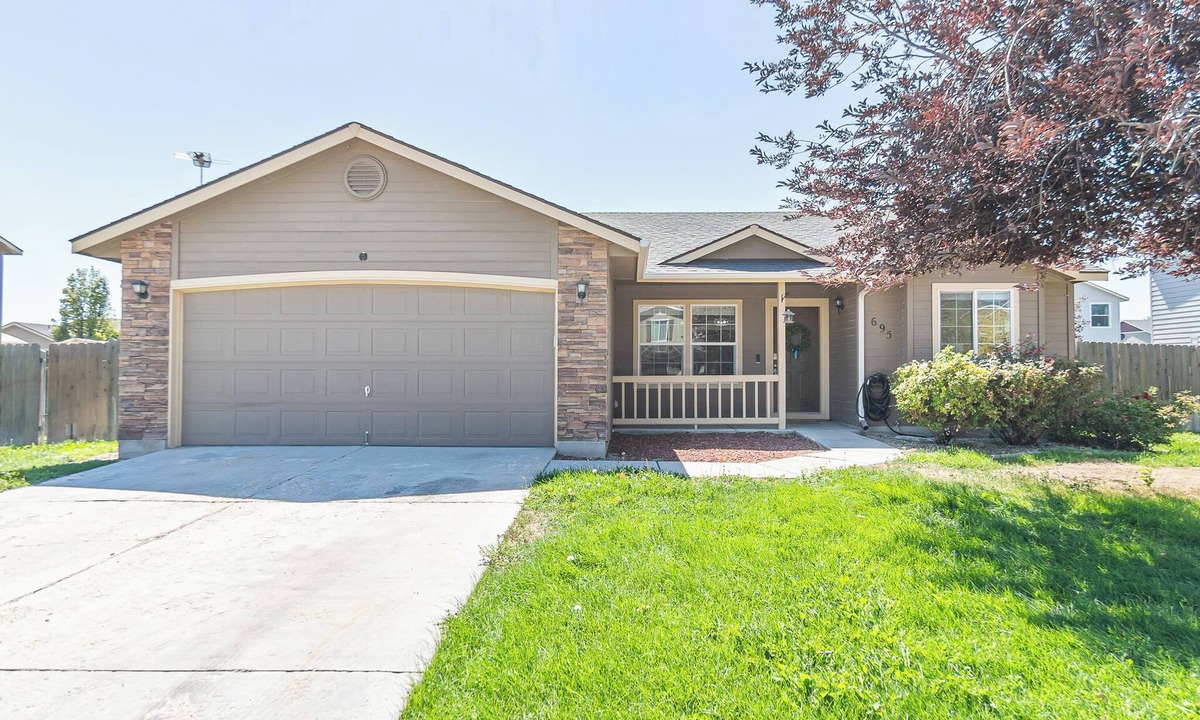 Mountain Home House | Pets, Laundry, Large Yard, 4 BR, Contractor/Insure