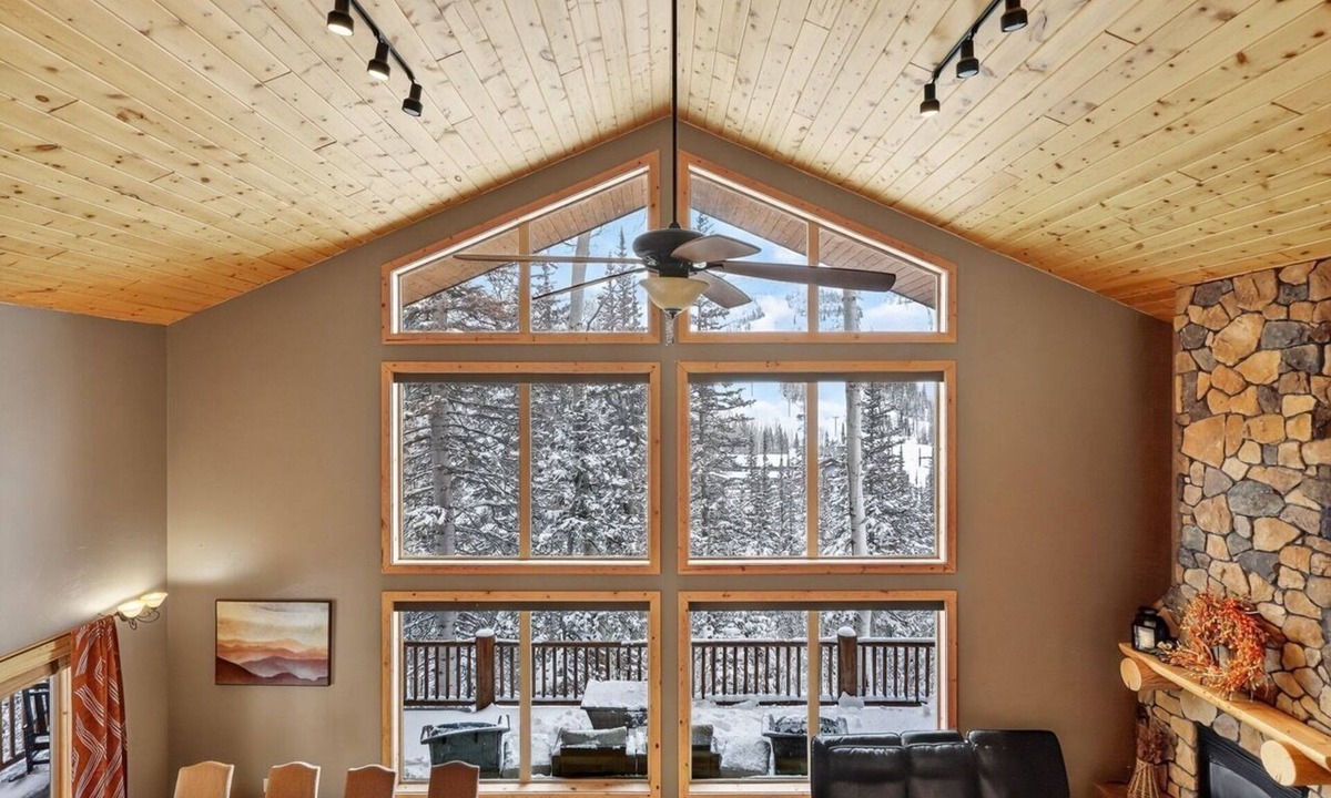 Brian Head Cabin | Pinehurst Cabin | Game Room | Sauna | Sleeps 16