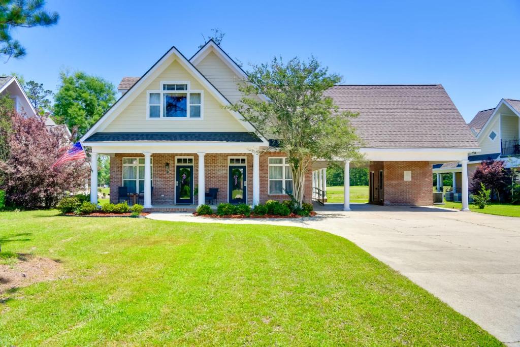 Springfield House | Pool Access + Golf View: 5BR Springfield Home