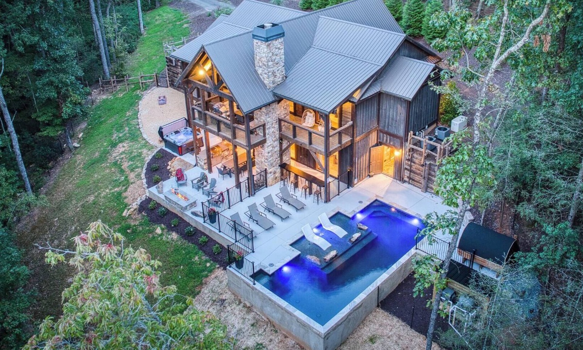 Blue Ridge Cabin | Pool, Barrel Sauna, Hot Tub, 4 King Suites, Tree-top Playground!