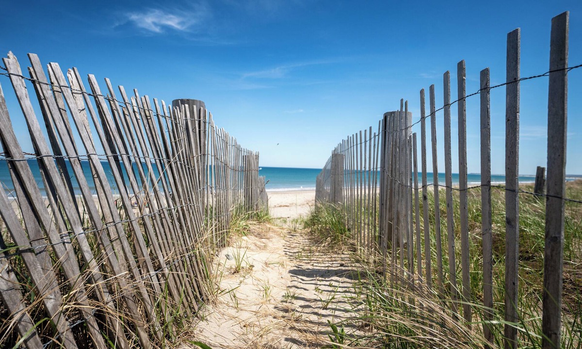 Green Harbor-Cedar Crest House | Private Beach Escape - Bay Views & Powder Point Bridge - Duxbury, MA