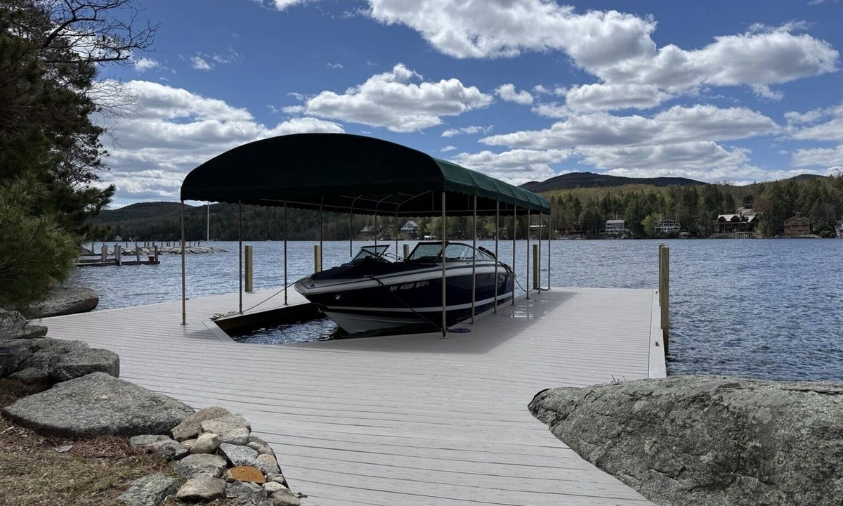 Alton Bay Cabin | Private Lakefront Island Escape - Hot Tub - A/C - Pet Friendly