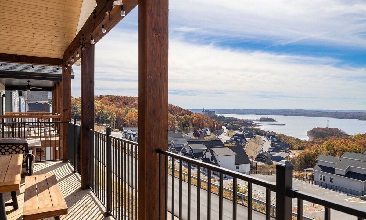 Table Rock House | Private Putting Green,Lakeview,Hot Tub,Pools,pool table,Pickelball, Pet Friendly