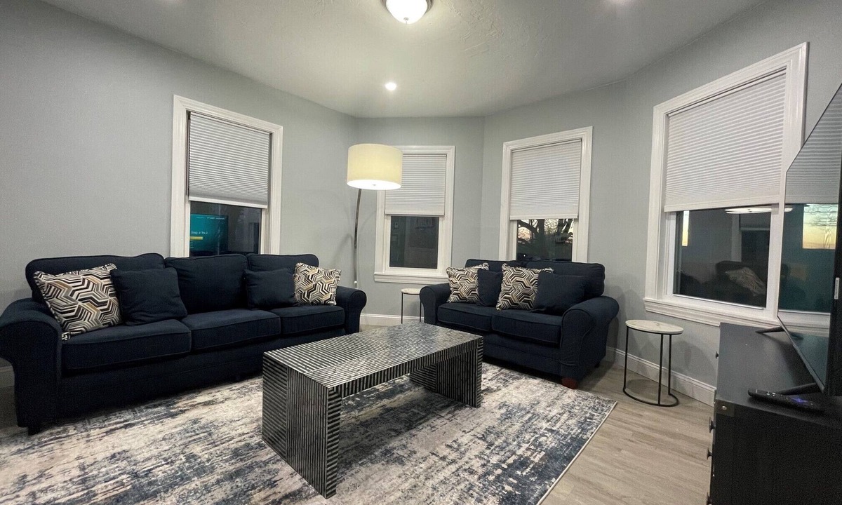 Worcester Apartment | Professional, Clean 2BD near Hospitals | HBHS