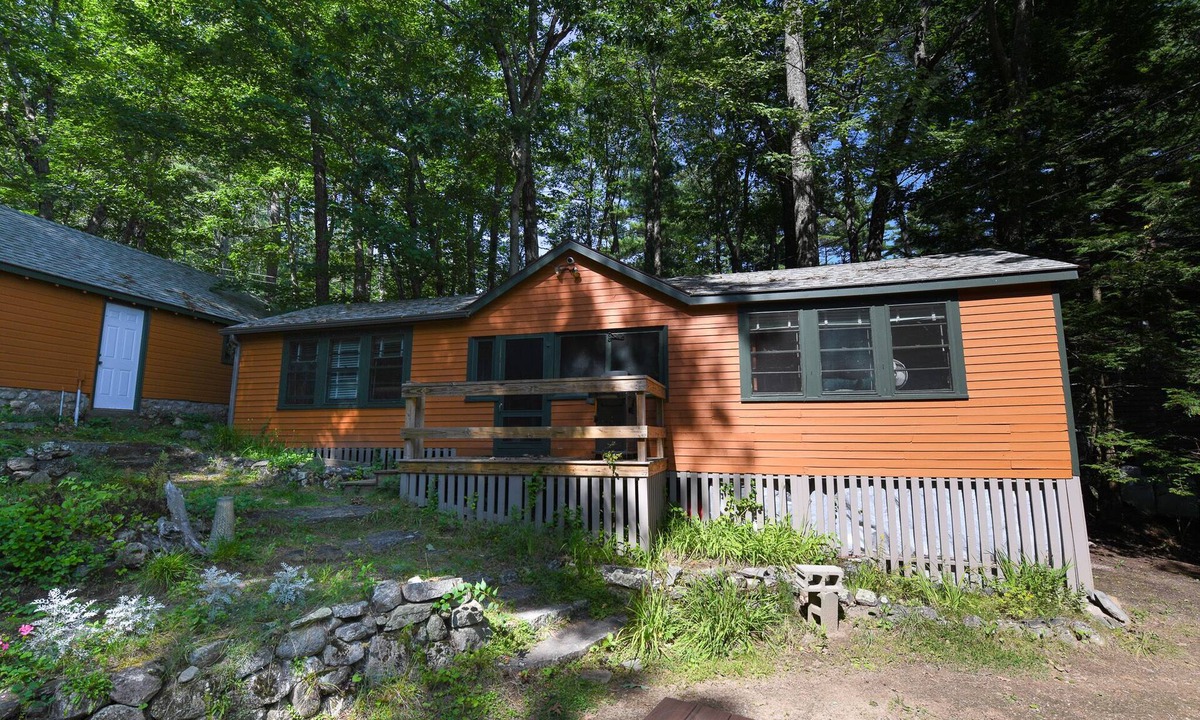 Naples Cottage | Quiet Brandy Pond Retreat with Sunset Views & Water Access