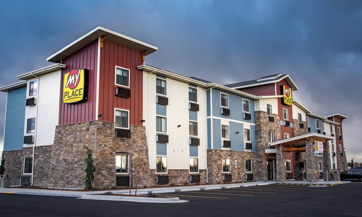 Twin Falls Hotel | Relax in a Spacious, Clean Room w/Kitchen Near Shoshone Falls and Trails