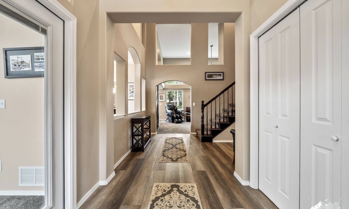 Huffman - O' Malley House | Relax Like Never Before at Pyrenean Circle: Up to 15 Guests