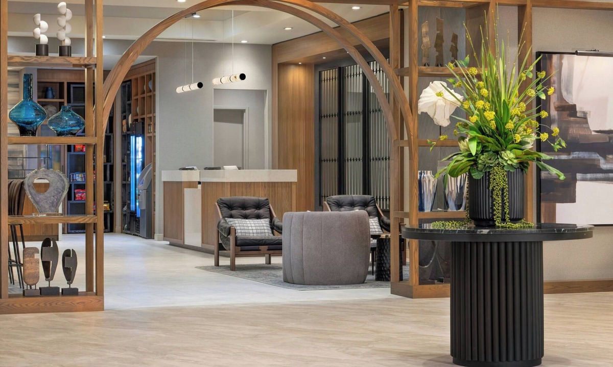 Framingham Hotel | Renaissance Framingham Hotel & Conference Center