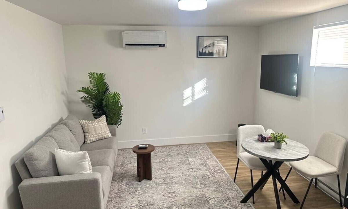 Moncton House | Renet Suite