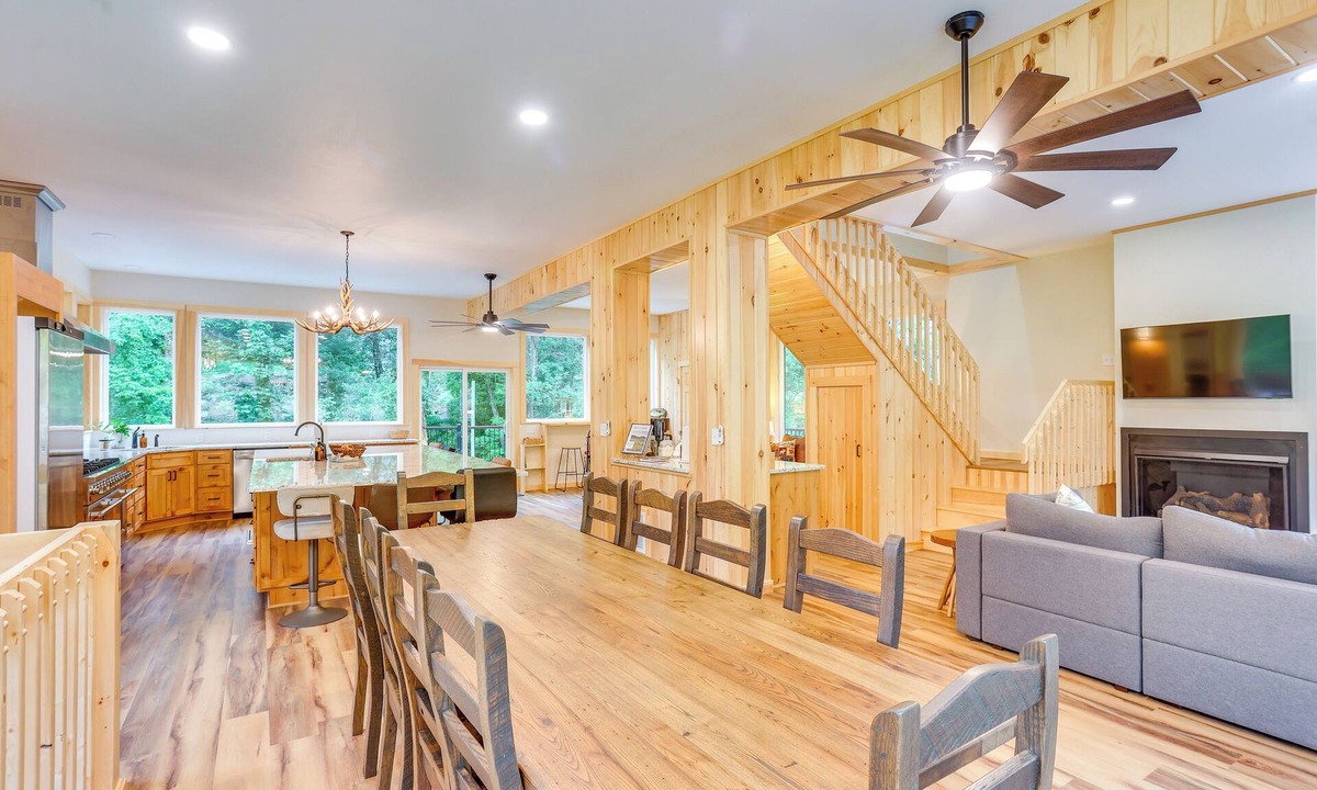 Frenchville Cabin | Resting Eagle Cabin w/Mtn Views in PA Wilds
