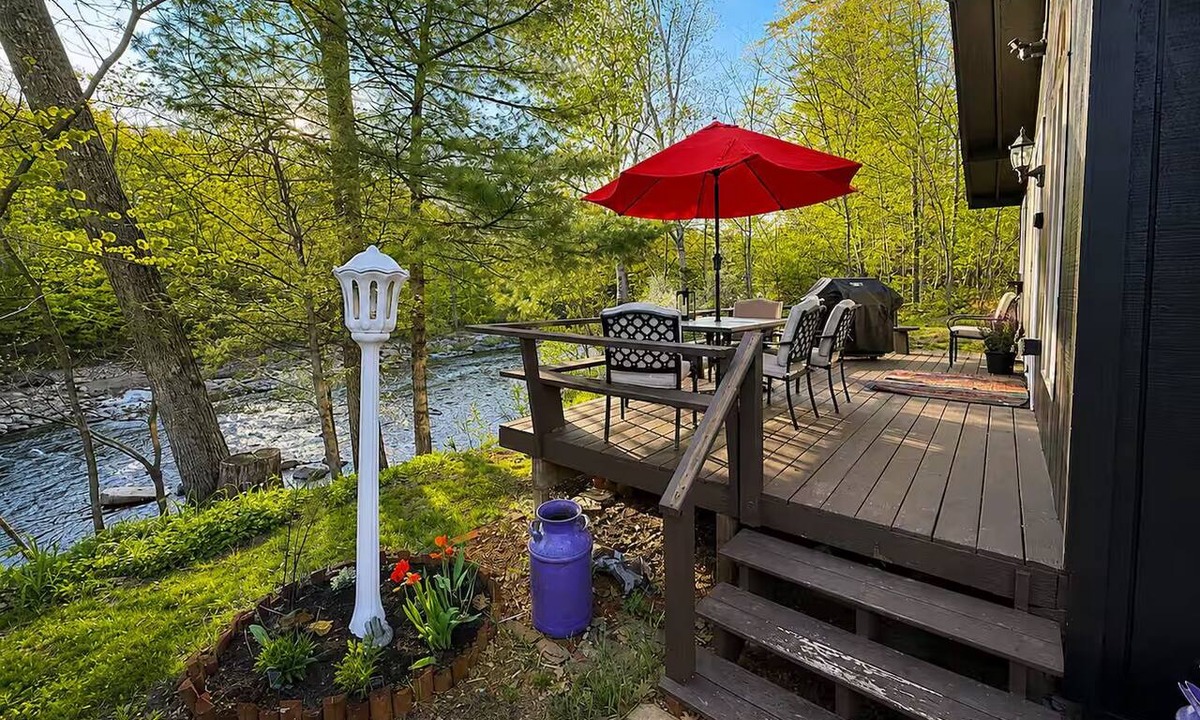 Bartlett Cabin | RIVENDELL HAVEN