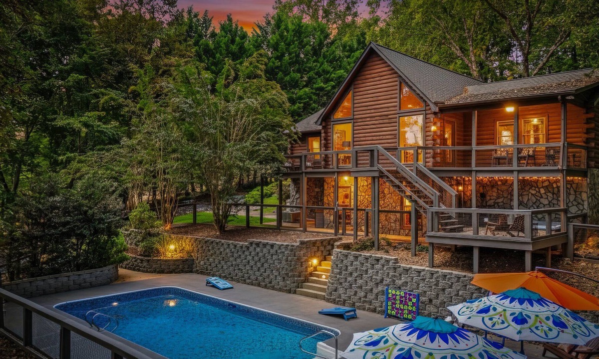 Mount Airy Cabin | Riverfront Log Cabin: Pool, Hot Tub, Disc Golf, Fire Pit, Adventure Tower