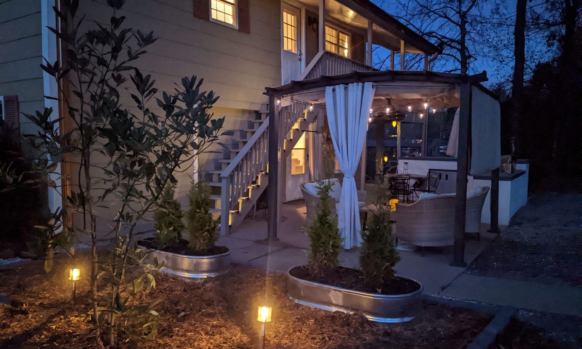 Chapmansboro Cabin | “Riverhouse Escape w/Dock, Kayak + Fire Pit” Close to Nashville.
