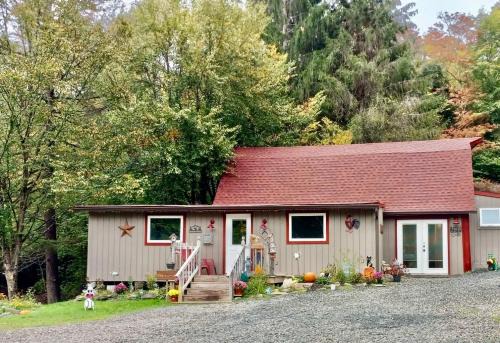 Roscoe House | Roscoe Cottage Pet Friendly