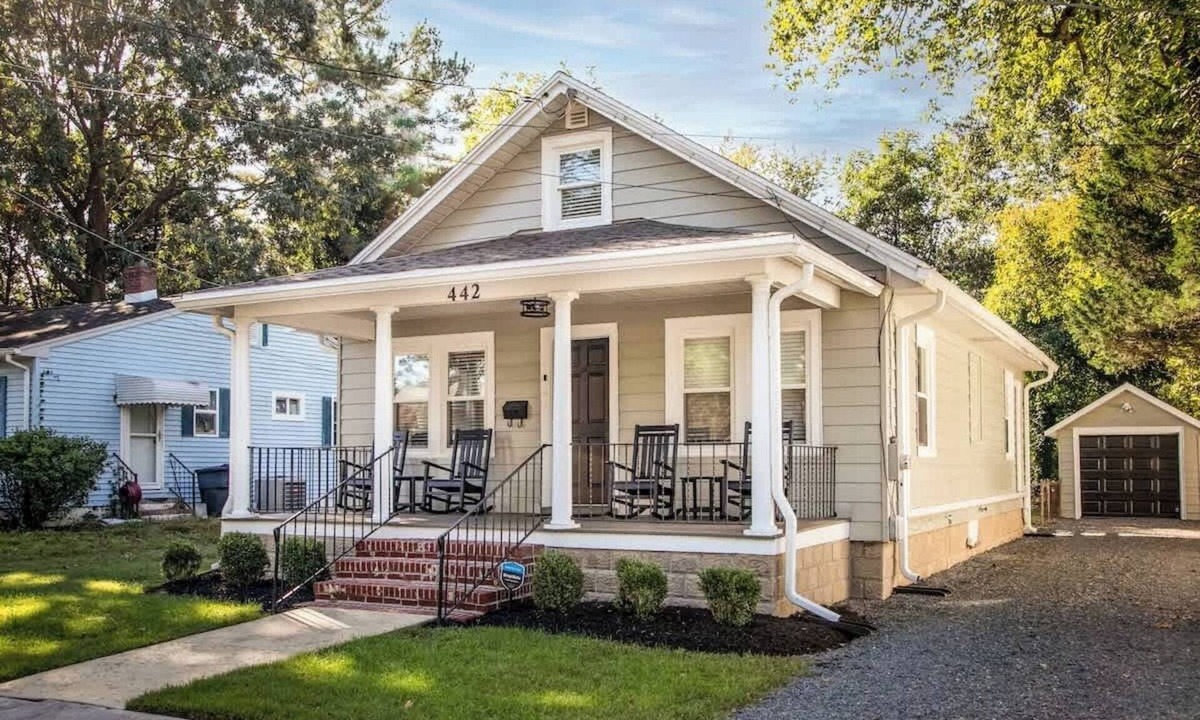 Salisbury House | Salisbury Hideaway