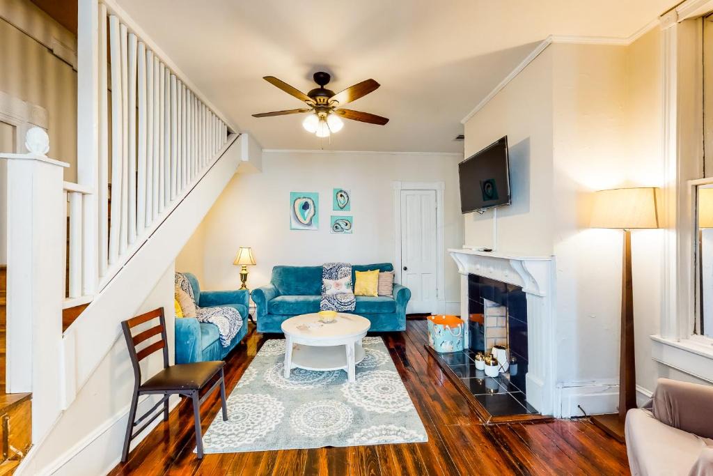 Historic Downtown Savannah House | Savannah Bright