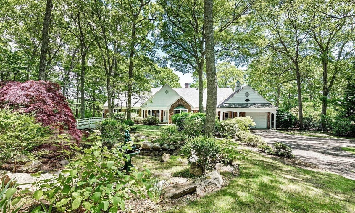 East Falmouth House | Serene Spacious Cape Escape Close To Beaches, Dining & Trails