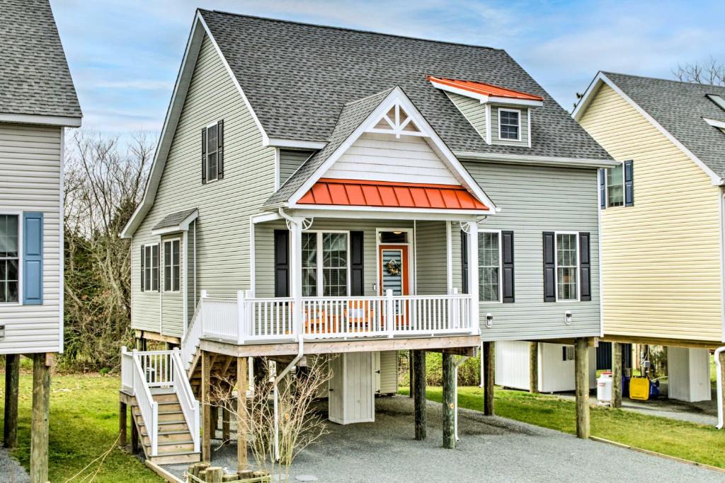 Cedar Neck House | 'Shell Cottage' w/BBQ: 4 Mi to Bethany Beach!