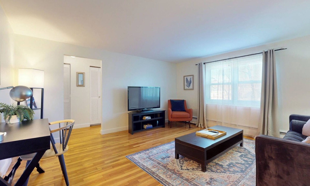 Brookline Apartment | Spacious 1Bed close to Longwood Medical, Boston