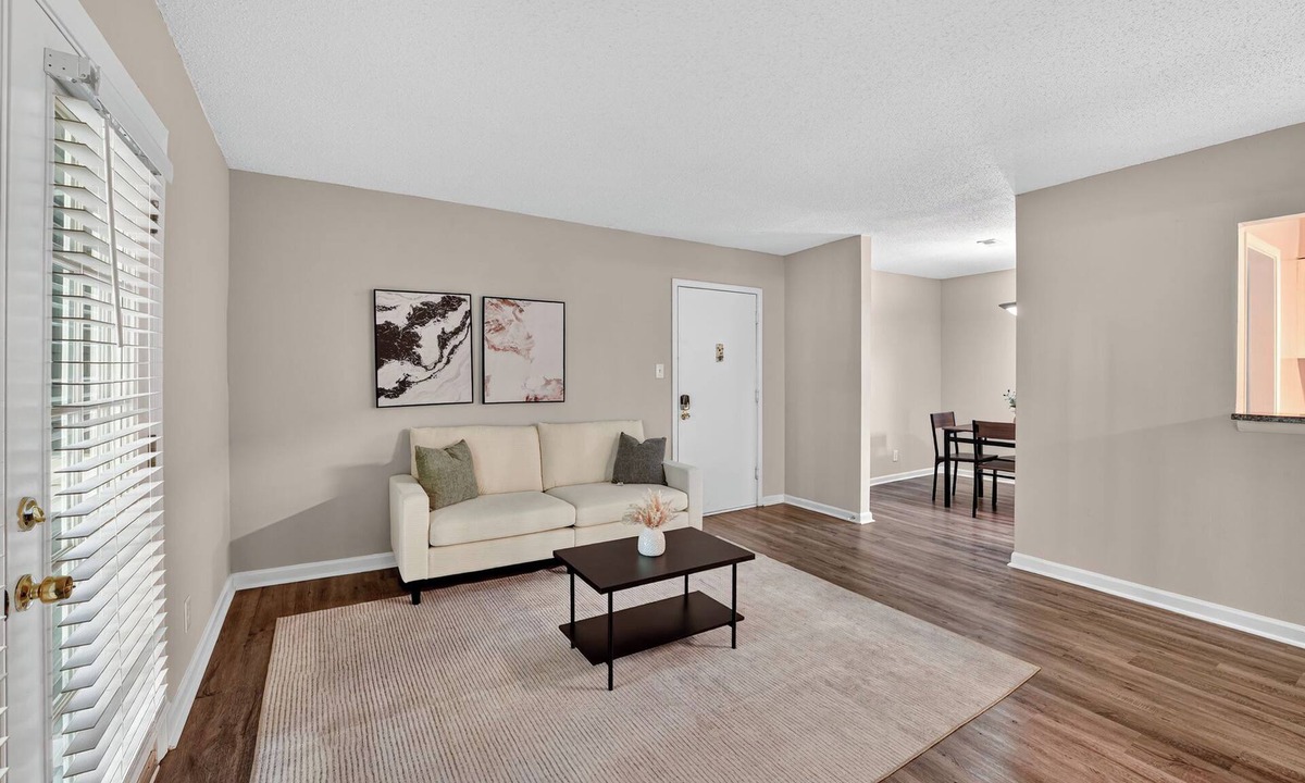 Marietta Apartment | Spacious 2Bd/2Bth Apt I Private Porch I Parking