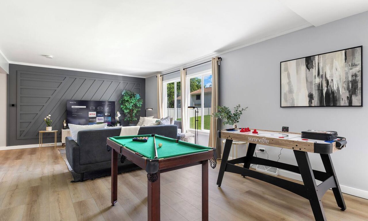 Joliet House | Spacious 4BR Home with Game Room and Free Parking